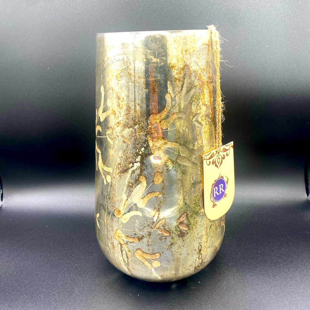 Beautiful detailed gold /silver vase